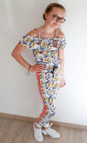 jumpsuit-look in combi met ruffle shirt